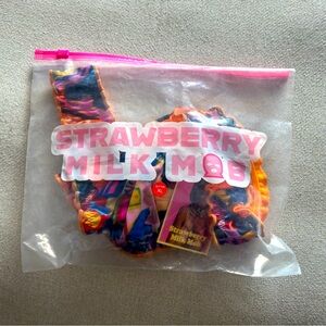 Strawberry Milk Mob- Sto Posto Dobro Bottom